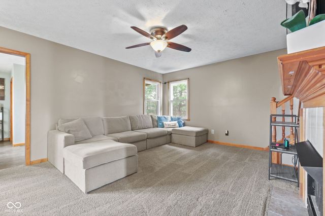 2882 E Cottonwood Trail, Morristown, IN 46161