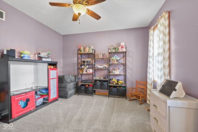 2882 E Cottonwood Trail, Morristown, IN 46161