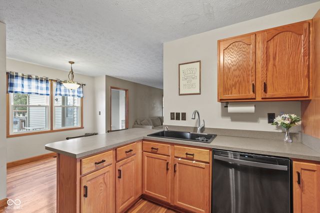 2882 E Cottonwood Trail, Morristown, IN 46161