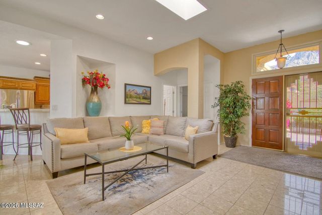 1232 E Camino Diestro, Oro Valley, AZ 85704