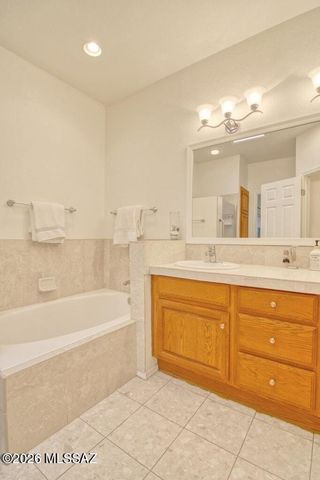 1232 E Camino Diestro, Oro Valley, AZ 85704