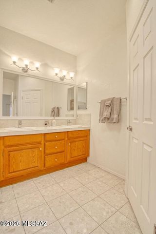 1232 E Camino Diestro, Oro Valley, AZ 85704