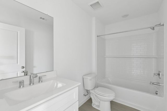 606 Amber Falls Drive, Montgomery, TX 77356