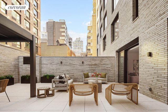 428 W 19TH Street THB, New York City, NY 10011