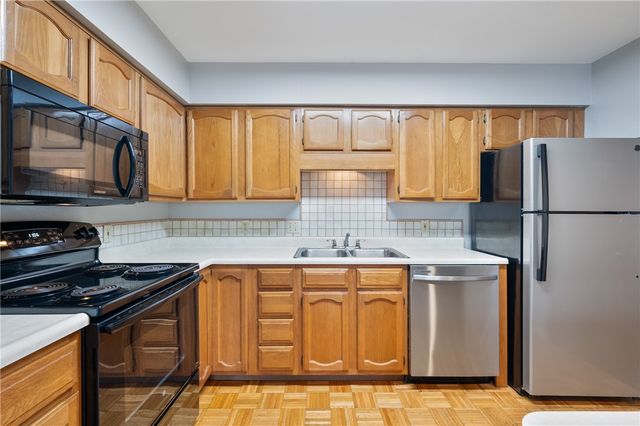 601 Dehaven Court, Shaler, PA 15116