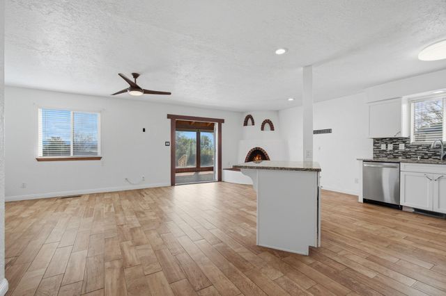 120 Itasca Road SE, Rio Rancho, NM 87124