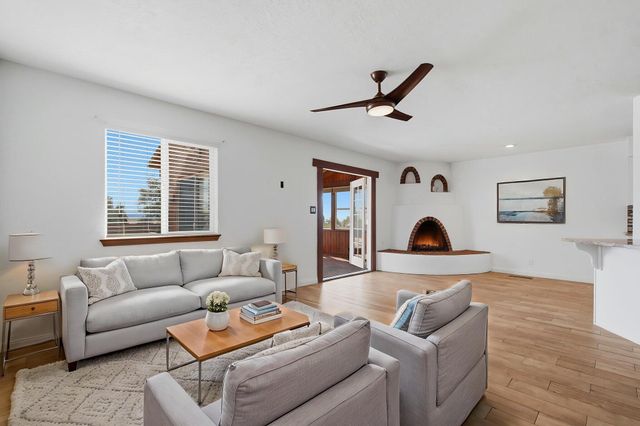 120 Itasca Road SE, Rio Rancho, NM 87124