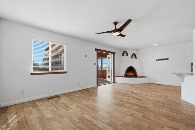 120 Itasca Road SE, Rio Rancho, NM 87124