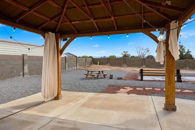120 Itasca Road SE, Rio Rancho, NM 87124
