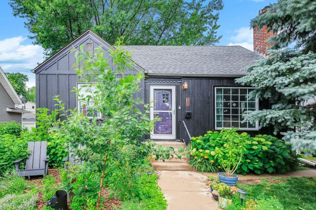 973 Galvin Avenue, West Saint Paul, MN 55118