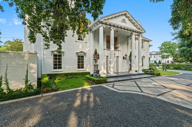 1561 Kirby Drive, Houston, TX 77019