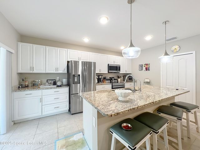 363 Eckert Street SE, Palm Bay, FL 32909