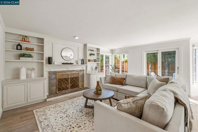 121 Rassani Dr, Danville, CA 94506