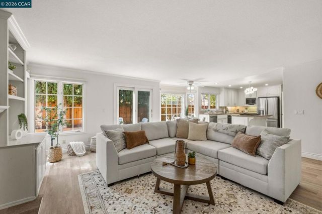 121 Rassani Dr, Danville, CA 94506