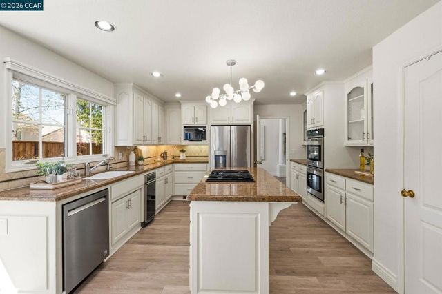 121 Rassani Dr, Danville, CA 94506