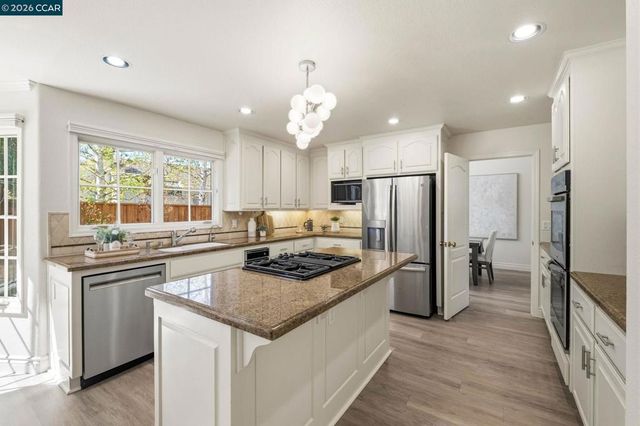 121 Rassani Dr, Danville, CA 94506