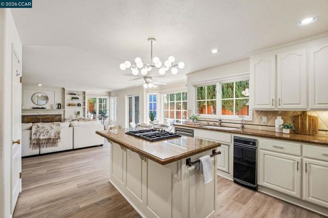 121 Rassani Dr, Danville, CA 94506