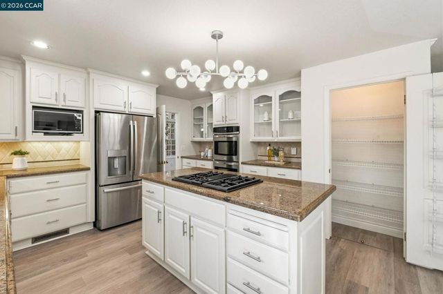 121 Rassani Dr, Danville, CA 94506