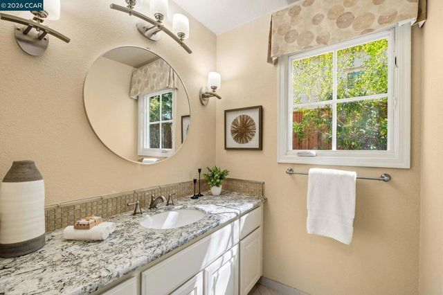 121 Rassani Dr, Danville, CA 94506