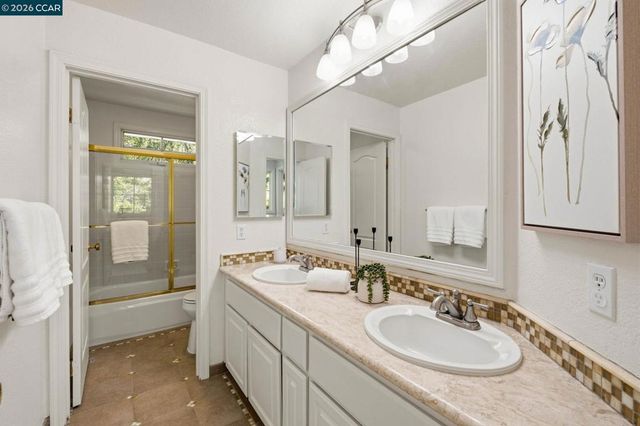 121 Rassani Dr, Danville, CA 94506