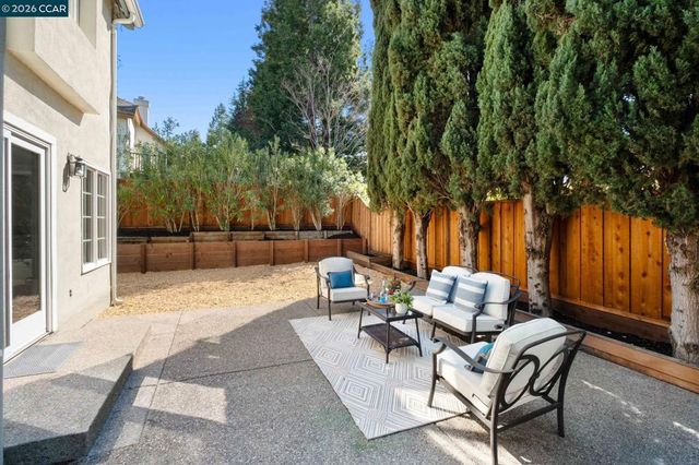 121 Rassani Dr, Danville, CA 94506