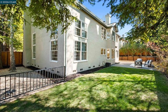 121 Rassani Dr, Danville, CA 94506