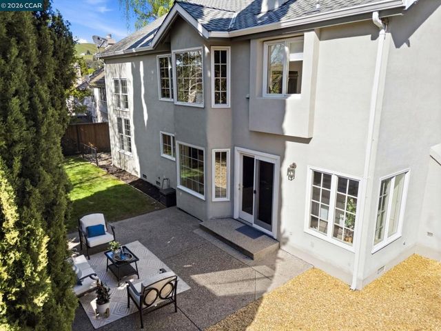 121 Rassani Dr, Danville, CA 94506