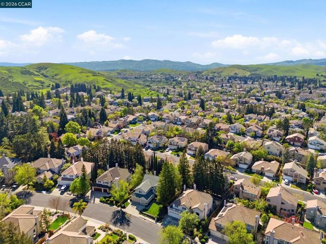 121 Rassani Dr, Danville, CA 94506