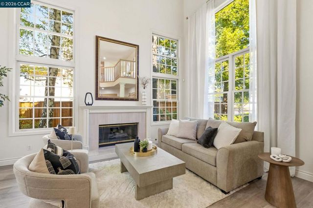 121 Rassani Dr, Danville, CA 94506