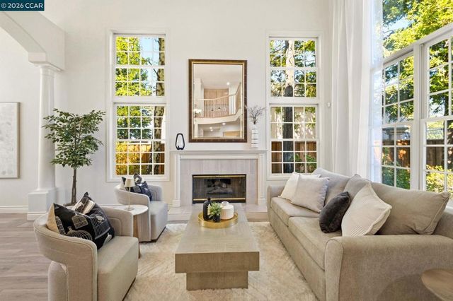 121 Rassani Dr, Danville, CA 94506