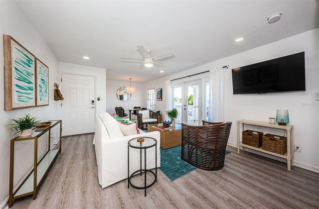 4834 BEACH DRIVE SE F, St Petersburg, FL 33705