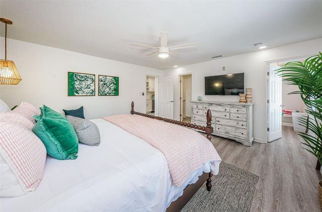 4834 BEACH DRIVE SE F, St Petersburg, FL 33705