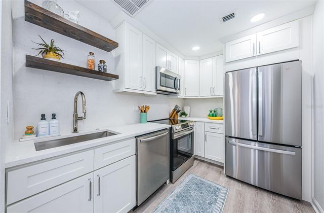 4834 BEACH DRIVE SE F, St Petersburg, FL 33705