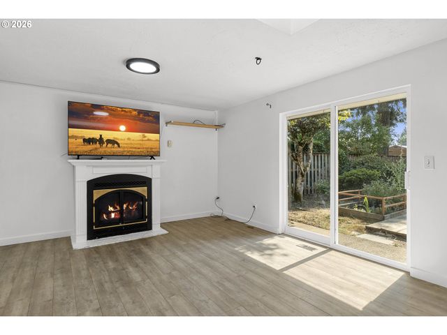 197 VALLEYVIEW Dr, Oregon City, OR 97045