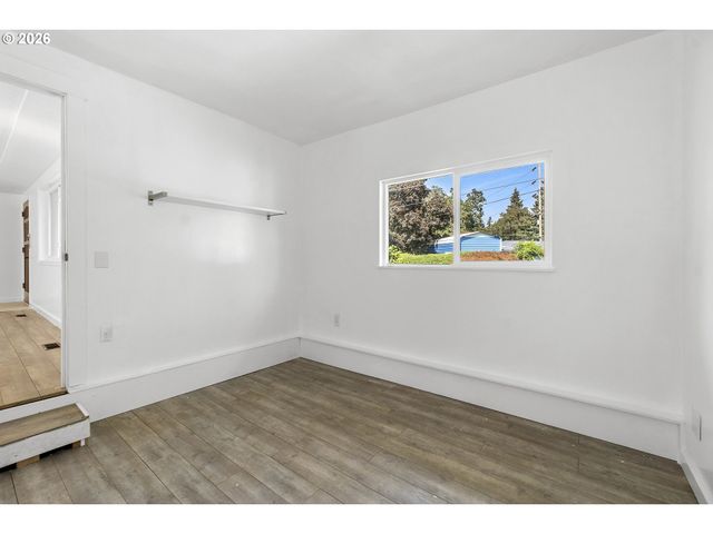 197 VALLEYVIEW Dr, Oregon City, OR 97045