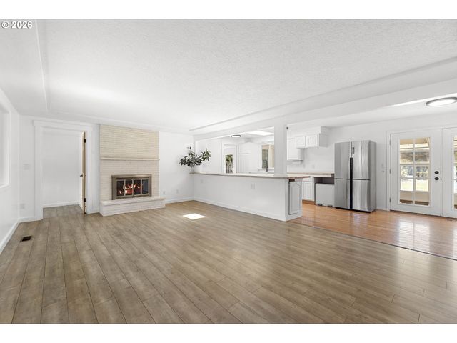 197 VALLEYVIEW Dr, Oregon City, OR 97045