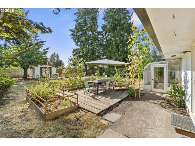 197 VALLEYVIEW Dr, Oregon City, OR 97045