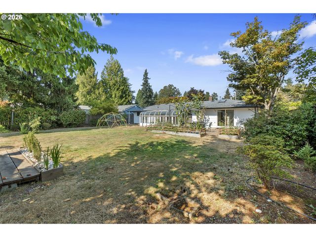 197 VALLEYVIEW Dr, Oregon City, OR 97045