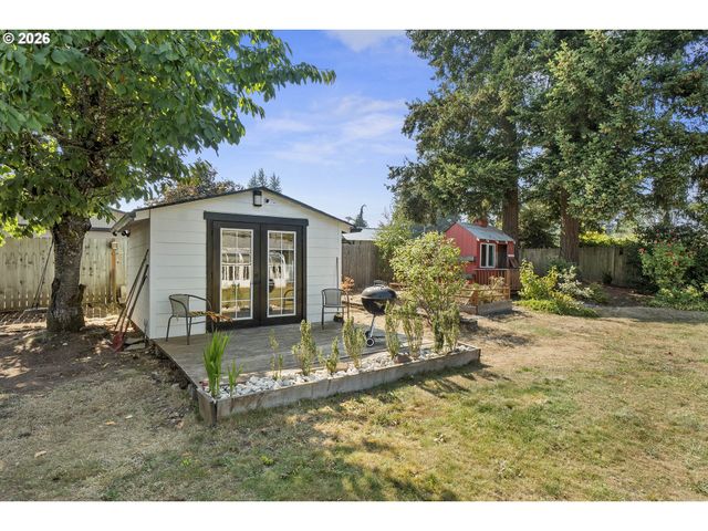 197 VALLEYVIEW Dr, Oregon City, OR 97045