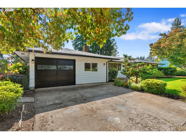 197 VALLEYVIEW Dr, Oregon City, OR 97045