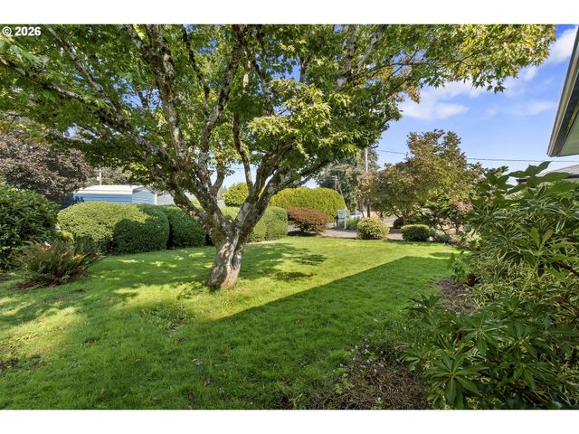 197 VALLEYVIEW Dr, Oregon City, OR 97045