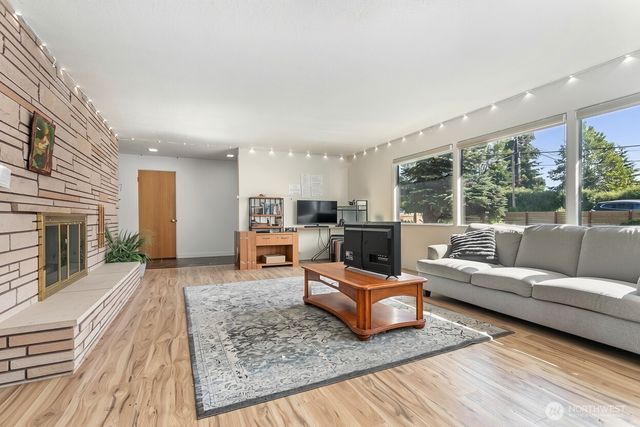 429 12th Street, Blaine, WA 98230