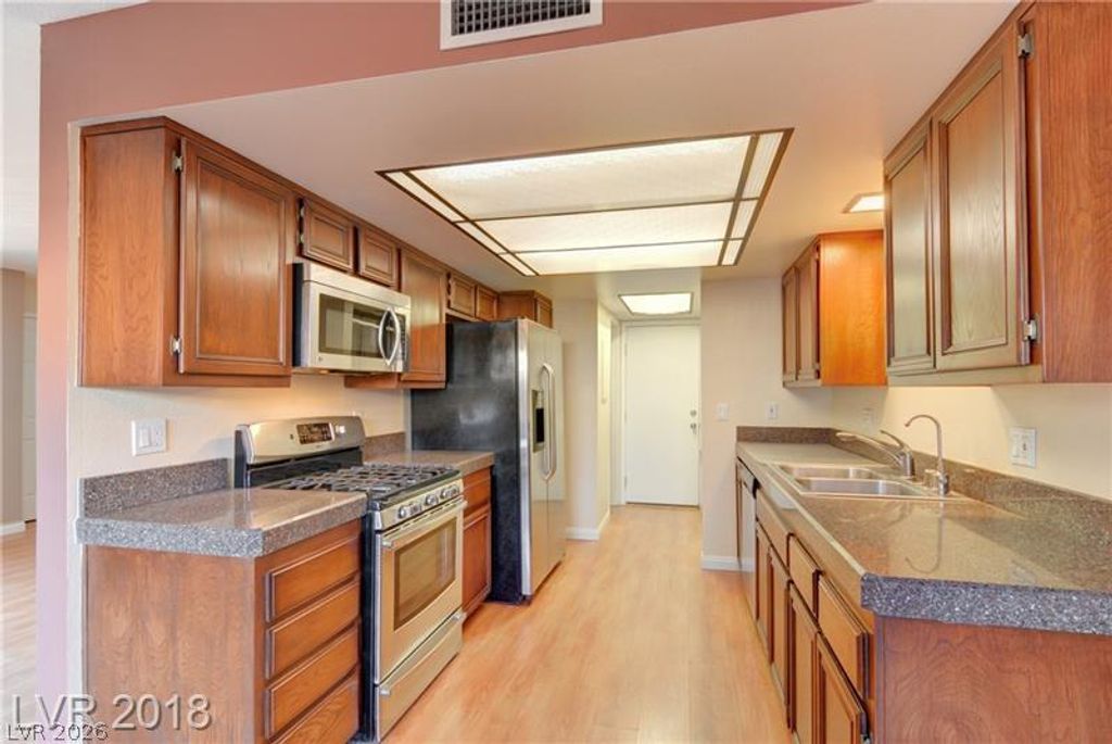 4376 Shortleaf Street, Las Vegas, NV 89119 — photo 3