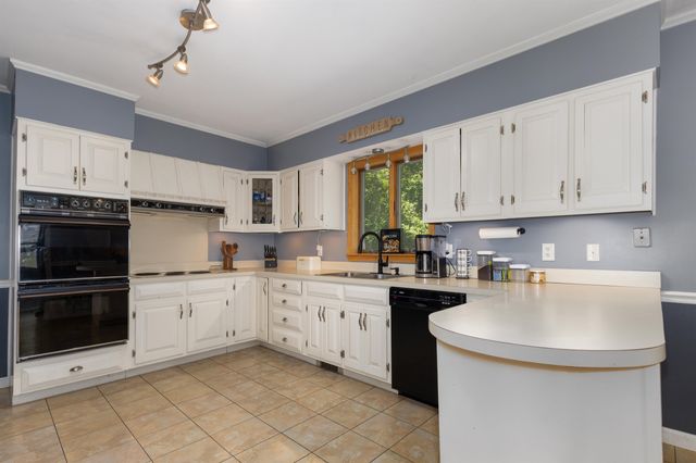 52 Ledgewood Road, Claremont, NH 03743