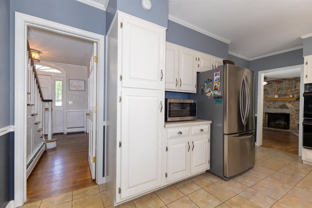 52 Ledgewood Road, Claremont, NH 03743