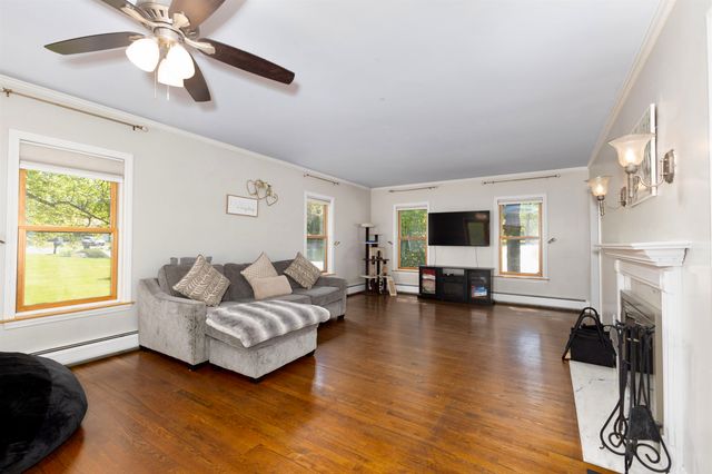 52 Ledgewood Road, Claremont, NH 03743