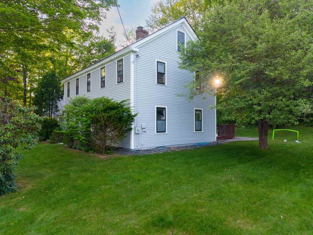 52 Ledgewood Road, Claremont, NH 03743