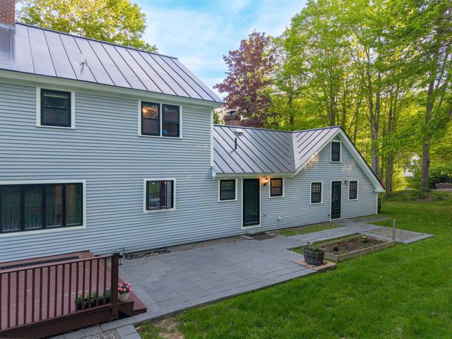 52 Ledgewood Road, Claremont, NH 03743
