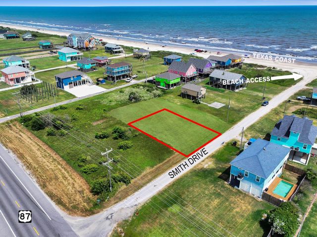 992 Smith Drive, Gilchrist, TX 77617