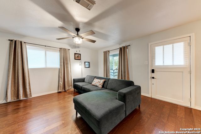 453 W MITCHELL ST, San Antonio, TX 78204